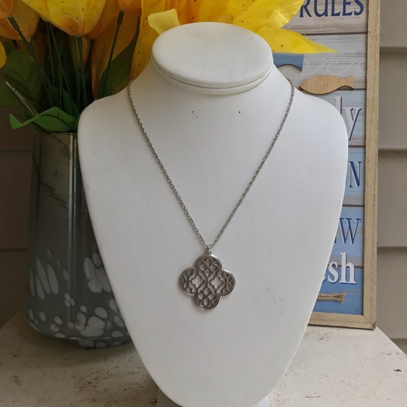 NECKLACES - Picture 15 of 15